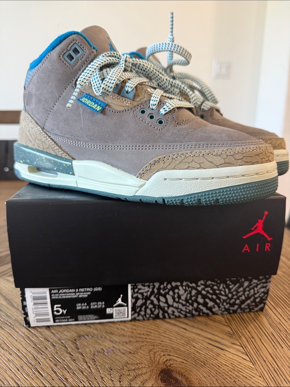 Jordan Kids Gray and Teal Retro-Style Sneakers